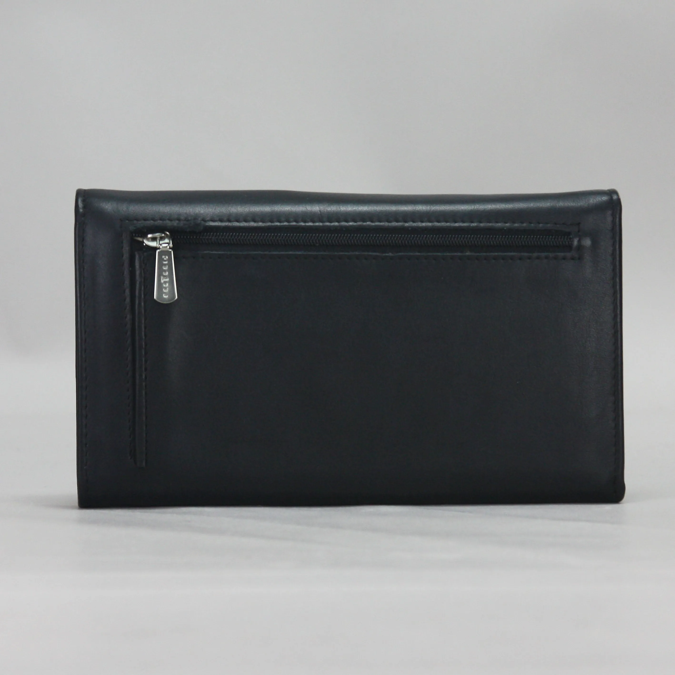 588952 - Black