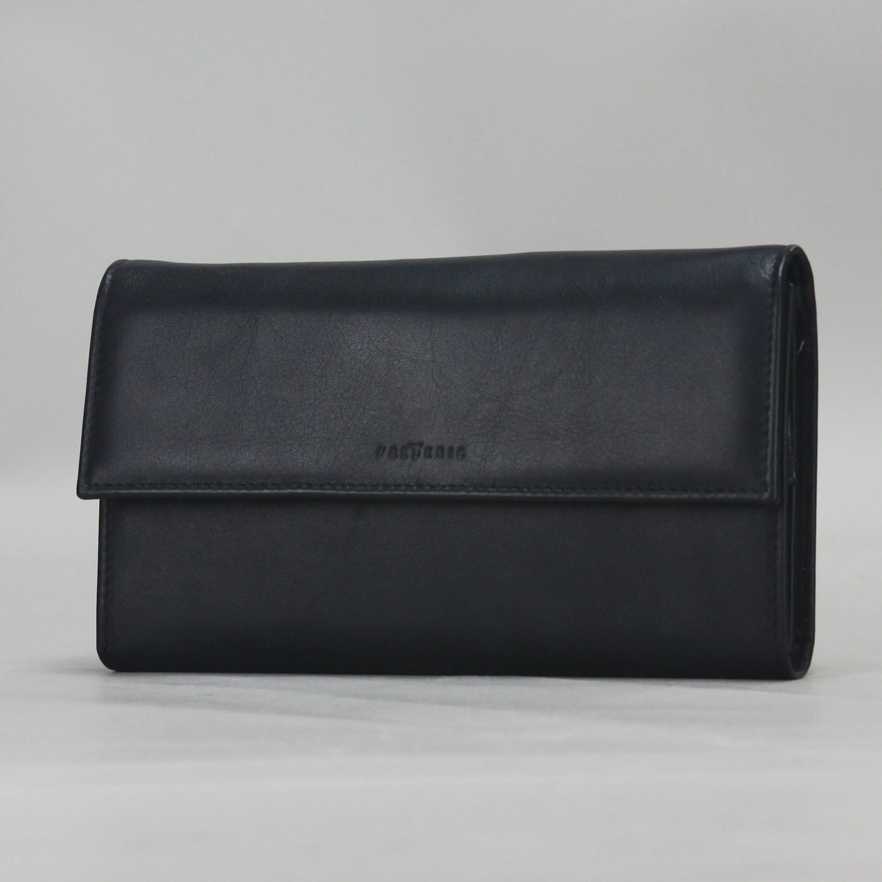 588952 - Black