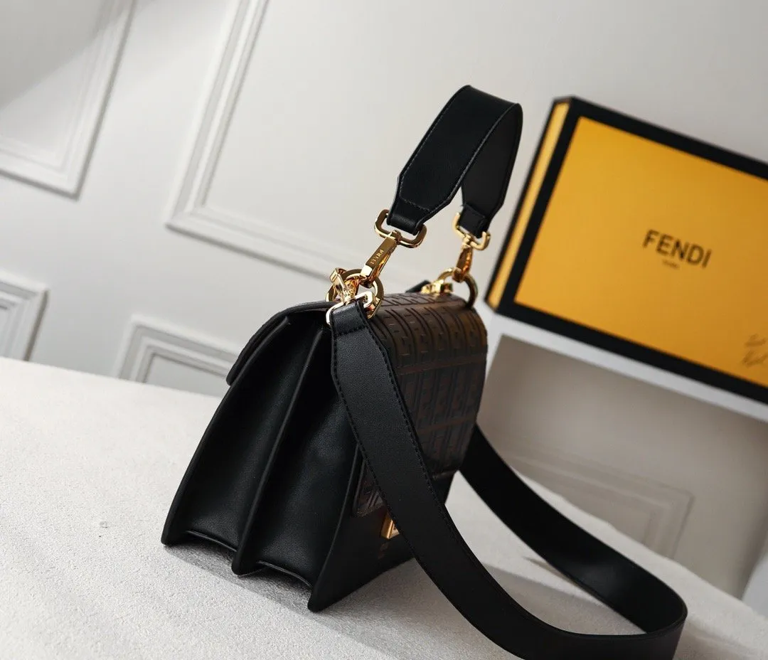 EN   Designer bags by Fendi 072