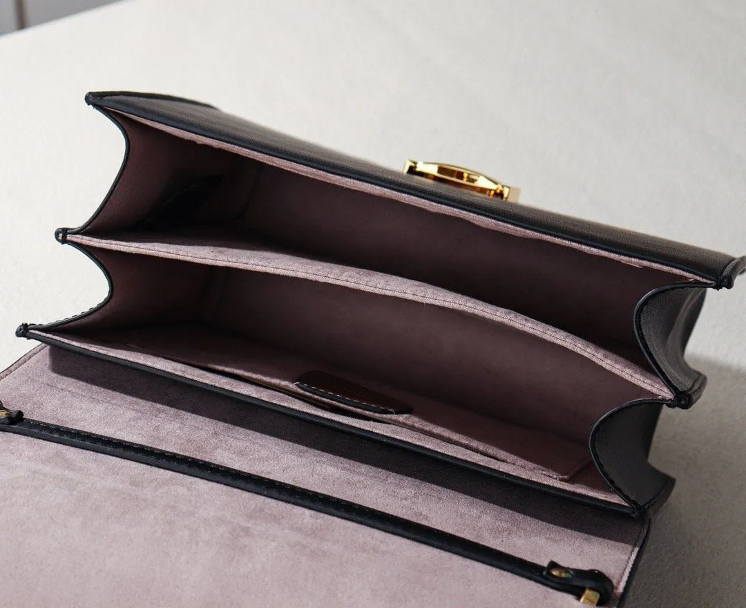 EN   Designer bags by Fendi 072