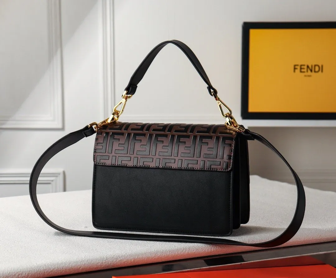 EN   Designer bags by Fendi 072