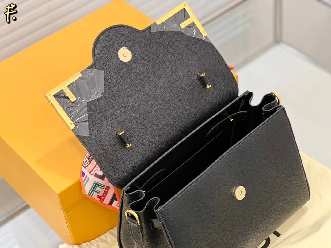 EN   Designer bags by Fendi 246