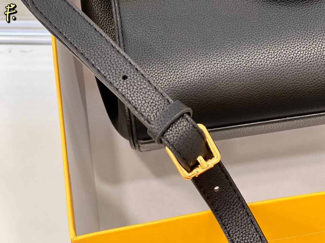 EN   Designer bags by Fendi 246