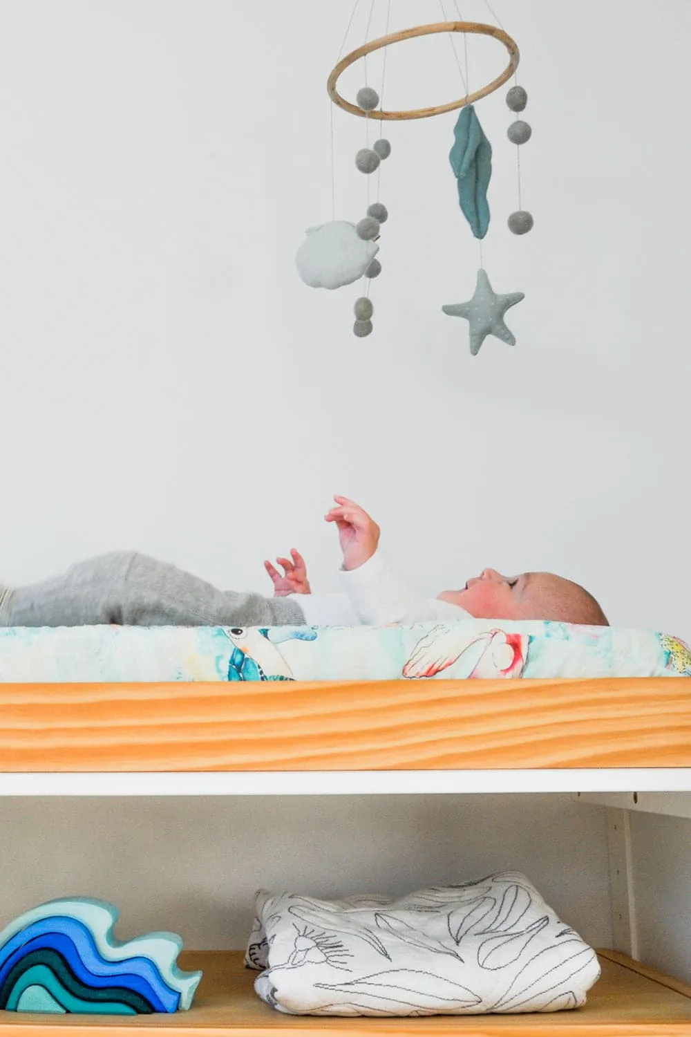 Lady Elliot Island Baby Cot Sheet Expect-A-Spill Sheets