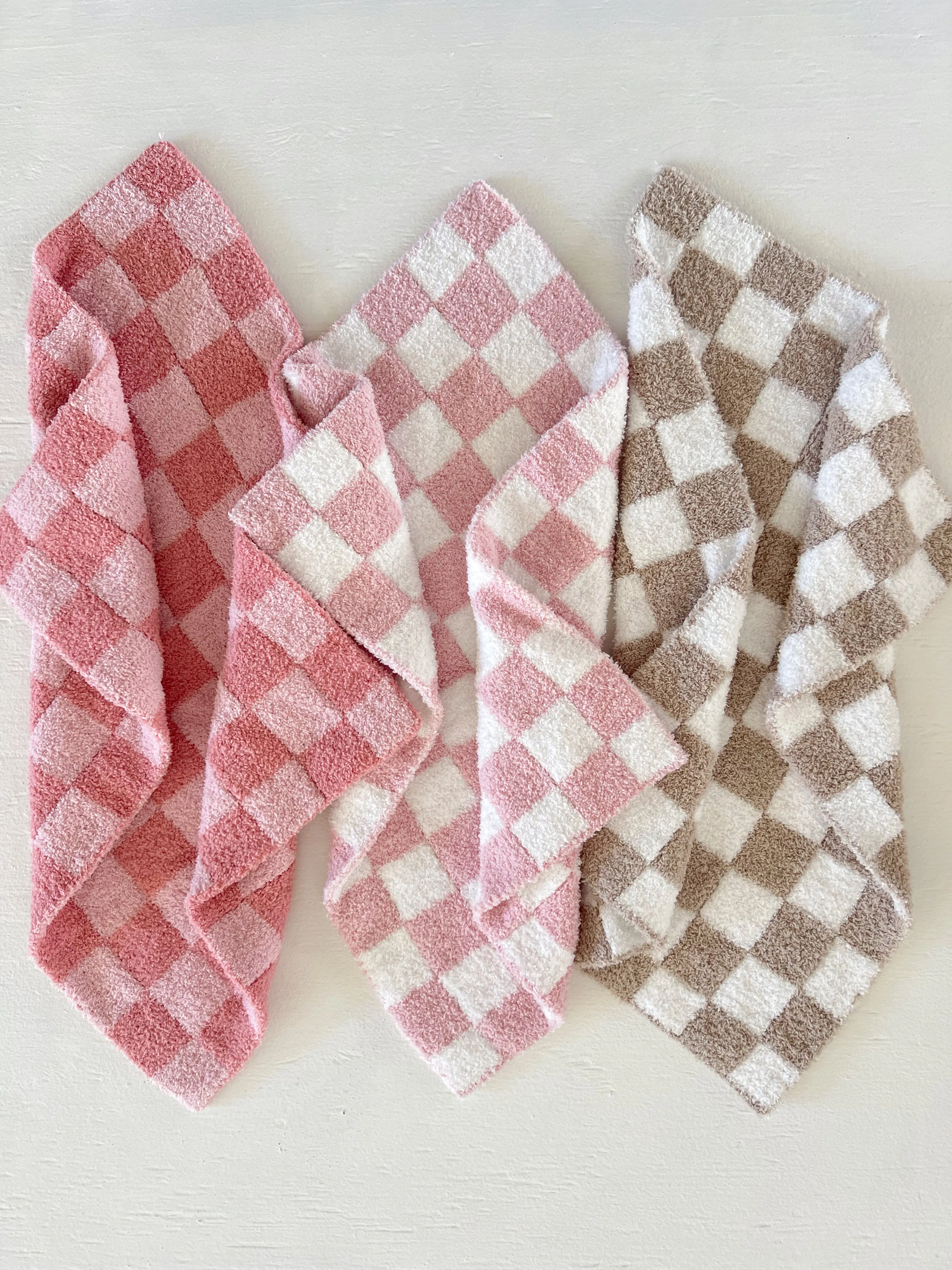 Phufy® Bliss Checkerboard Mini Blanket, Strawberry